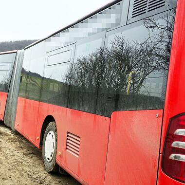 Bergung eines Gelenkbusses