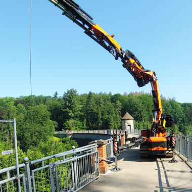 Wartung einer Sperrmauer