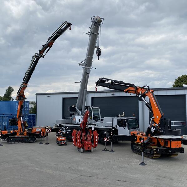 Unsere Kranflotte steht bereit fürs Fotoshooting