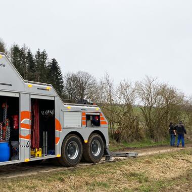 Bergung eines Gelenkbusses