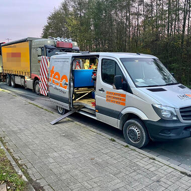 Unser Servicewagen für den mobilen LKW-Reifenservice ist 24/7 für Sie da 