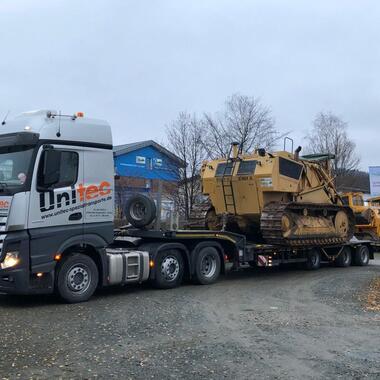 Transport einer Schürfraupe mit 3,49m Breite 