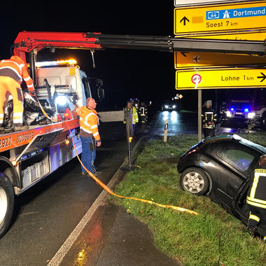 Auch der PKW wurde mittels Kran geborgen