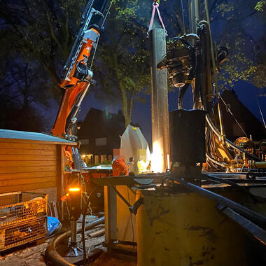 Bis in die Abendstunden wurde auf der Baustelle gearbeitet