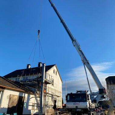 ca. 4 Tonnen Gewicht brachte der Balkon auf die Waage